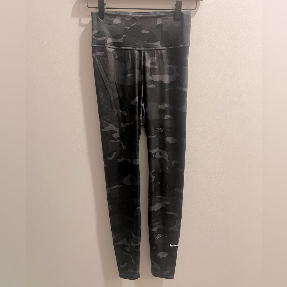Nike Dri Fit Camo Leggings XS